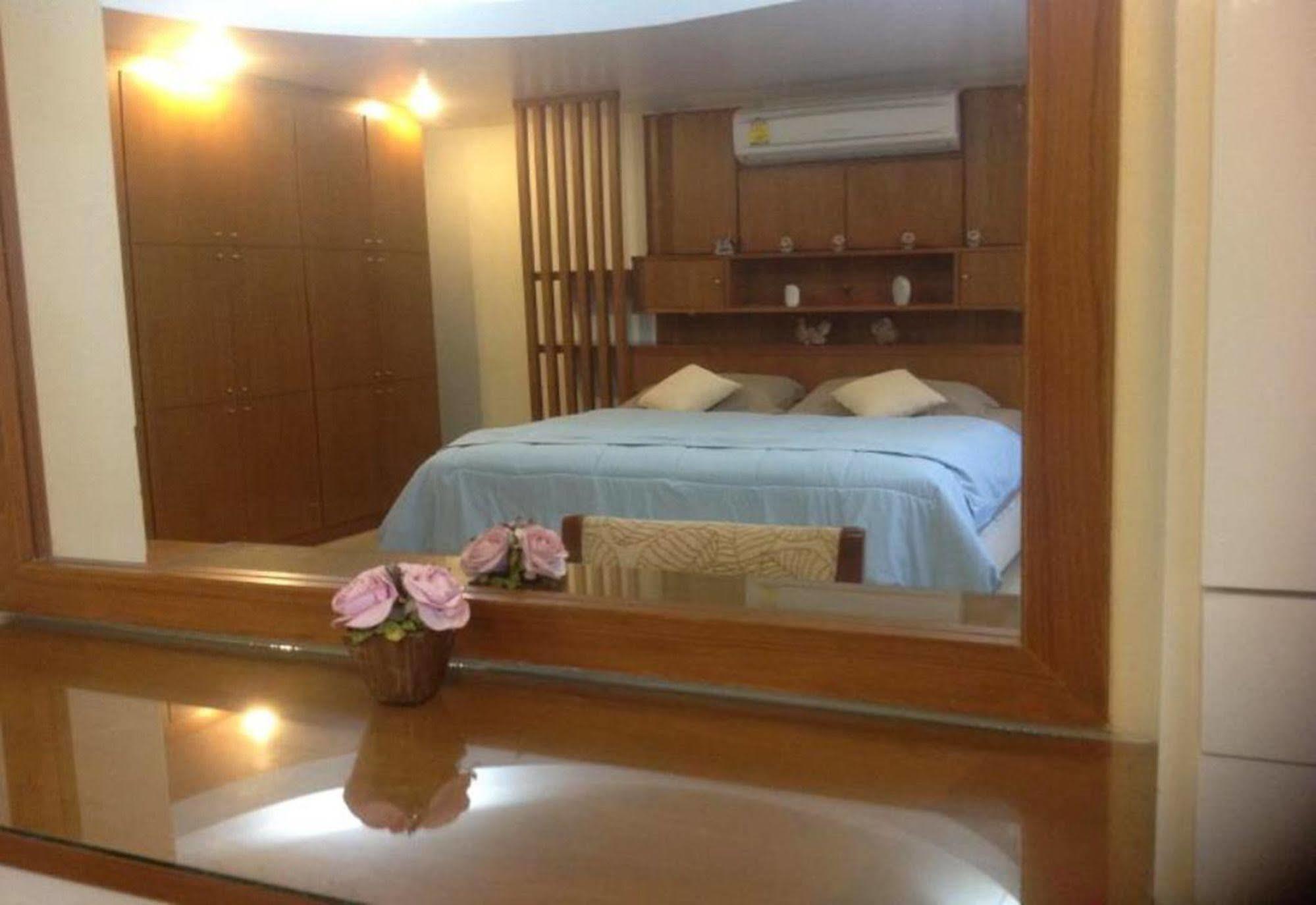 Ruankeaw Homestay Nai Harn Buitenkant foto