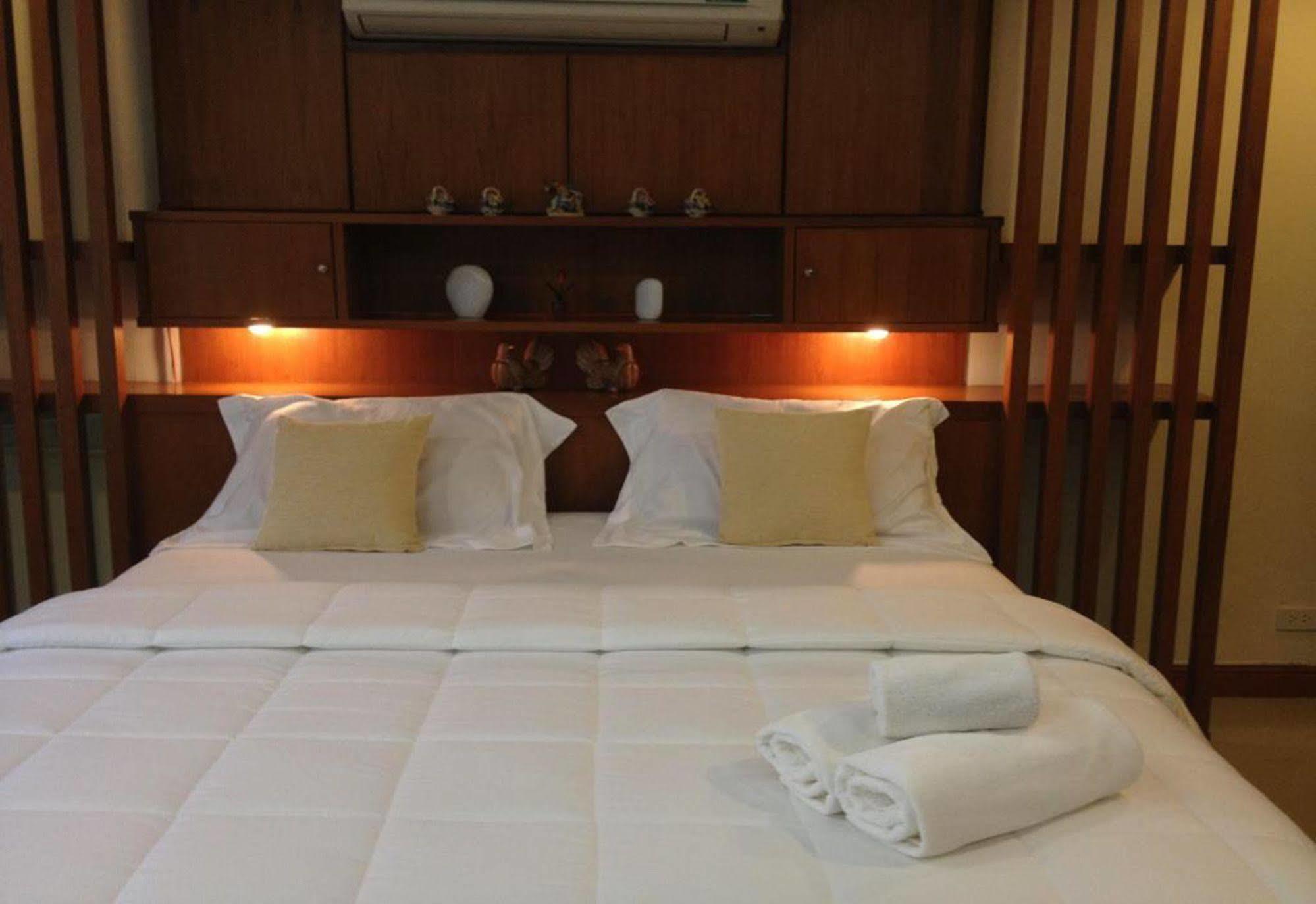 Ruankeaw Homestay Nai Harn Buitenkant foto